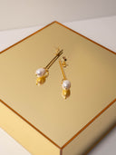 orecchini perla scaramazza di fiume  base oro – Asta color oro